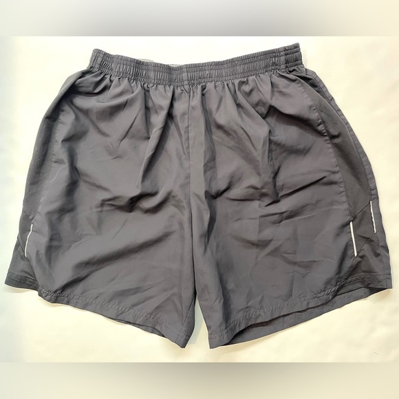 Champion C9 Women’s Gray Athletic Shorts with Back Zipper Pocket & Inner Layer - Picture 1 of 14